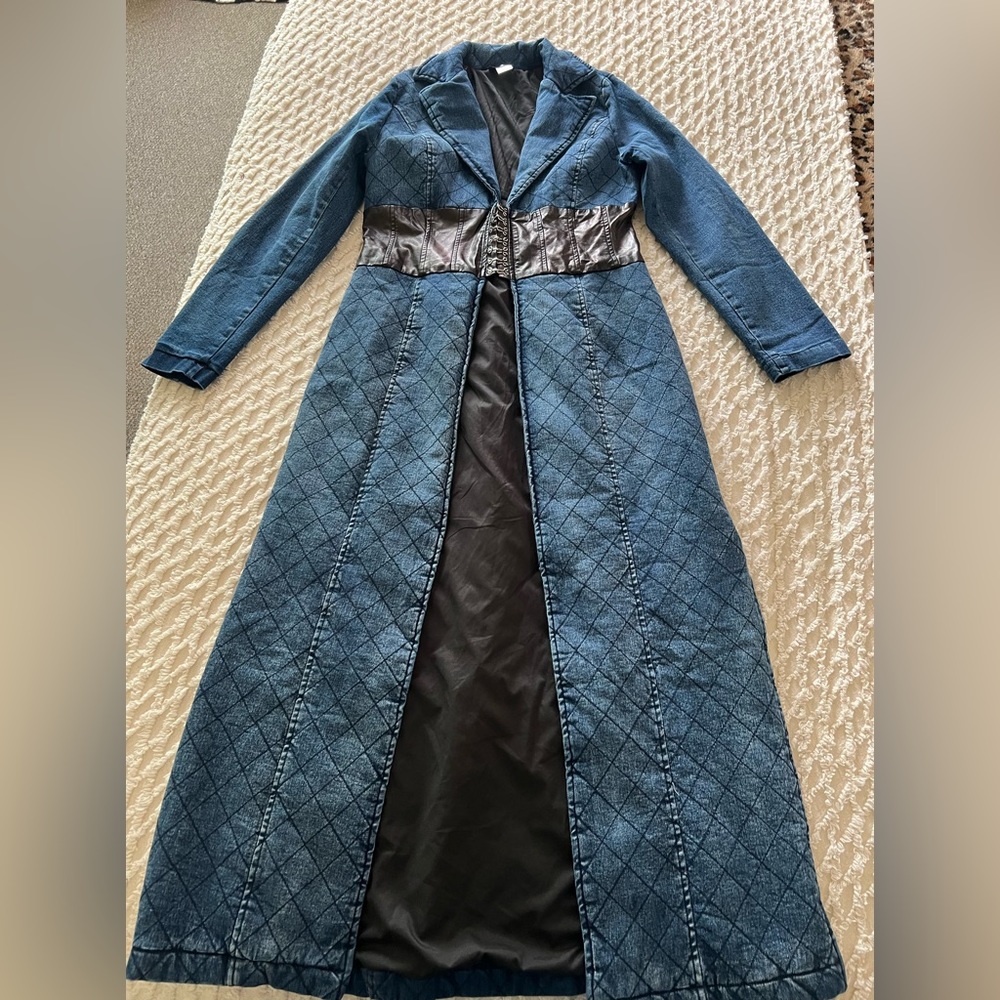 Venus extra long denim trench coat. Size Medium